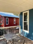 Grand Opening Pricing! Cozy 1 Bedroom Cabin with views of Flathead Lake