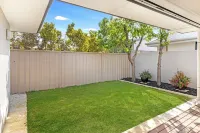 2 Story luxury beach house Hotels in Geographe