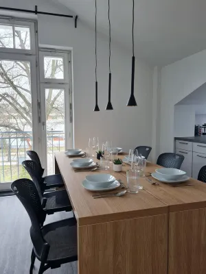 Penthouse in Waterfront Villa Including Wifi Parking Balcony Netflix Hotels in 