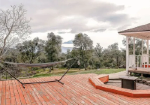 Yosemite's Natures Tranquility Cottage