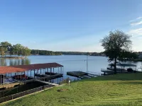 Lakeside Cottage, cleaned and managed by owner - NO CLEANING FEE 핫스프링스 호텔