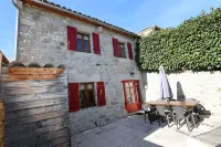 Country-style house close to shops