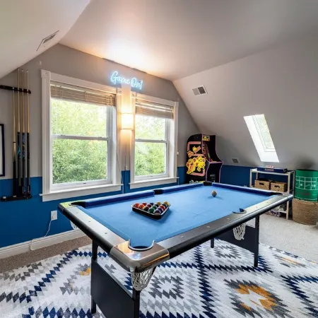 Lakefront Oasis 50mi from NYC. Direct Lake Access. Private Dock, Kayaks, Hot Tub