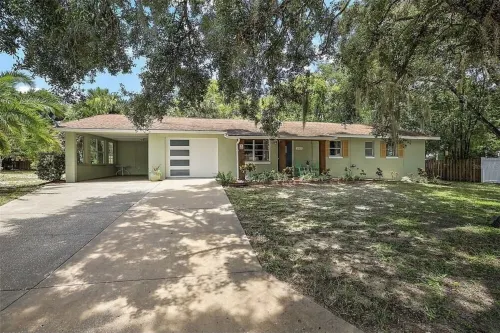 Floridian 4 bedroom home, sleeps 7, walk to downtown