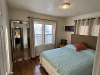 Elegant three-bedroom cozy family house 10-minute walk to downtown Wyandotte 懷恩多特酒店