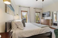 The Nininger Historic Apt - Walk to DT and River, King Bed, Pet Friendly