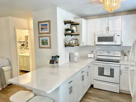 Downtown Stuart Coastal Cottage