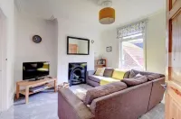 Rainbow Cottage - A home from home in the heart of Whitby