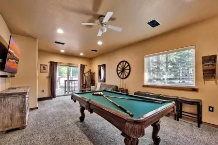 Luxury House, Hot Tub, Pet Friendly, Pool Table, EV Charger