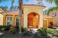 The New Woodlands Villa @ Watersong - A 4 bed 3 bath South Facing Pool Home