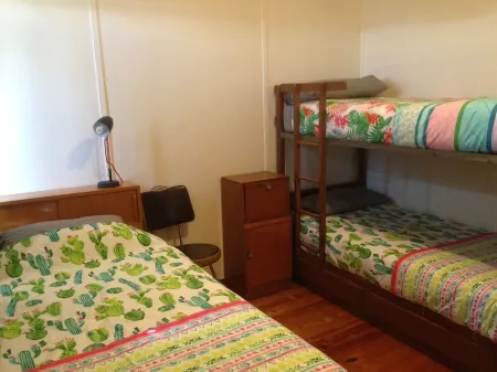 Cosy retro weekender with far-reaching views