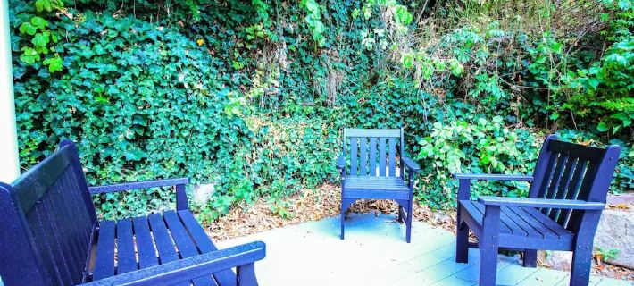 Loft on Main - DWTN, Beach, PVT Deck, Coffee Bar Hotels in Gloucester
