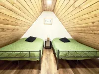 Buck Tiny Luxury Cabin on Lake with Arcade