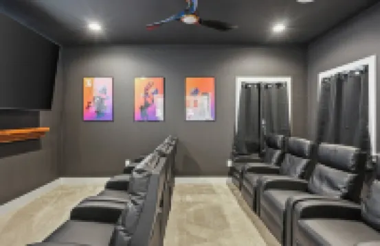 Barn! B-Ball Court/Mini Golf/Sports Bar/Tiki Bar/Theater/Arcade/Hot Tub/Fire Pit