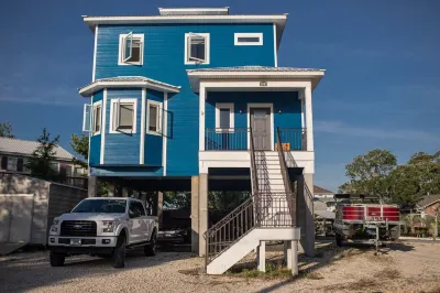 "The Blue Vu"  CANAL FRONT HOME WITH 4 STORY OBSERVATION DECK VIEWS OF 2 BEACHES 쇼라인 파크 파빌리온 주변 호텔
