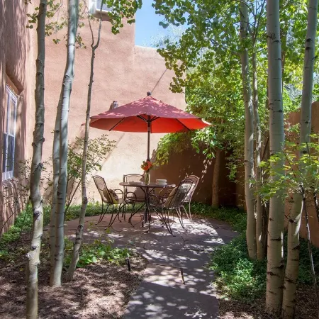 Authenitic Santa Fe Casita~Walk to Downtown, Kiva Fireplaces and Mountain Views