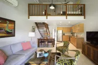 Modern, Designer Owned 2BD+2BA w/ Loft @ Turtle Bay, AC in every room