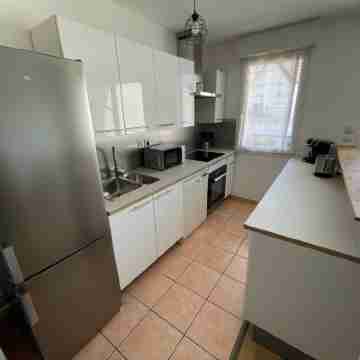 2 bedroom apartment - 50m from the sea - residence parking Others