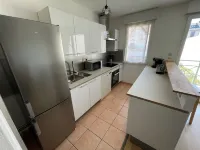 2 bedroom apartment - 50m from the sea - residence parking