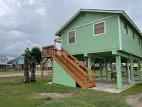 Sunny Vista -2 Bd - Seconds From the Beach!