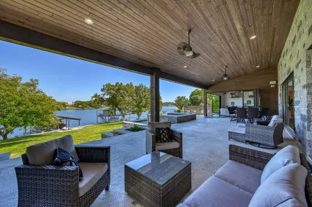 BEST ARM OF THE LAKE!  6 BR/5 1/2 BA, SLEEPS 14, POOL/SPA, COVERED DOCK W LIFT