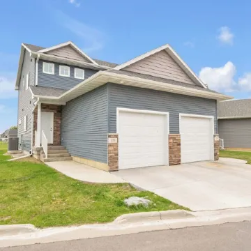 Modern 3 Bed/3.5 Bath Townhome Near Lost Island Water/Theme Park