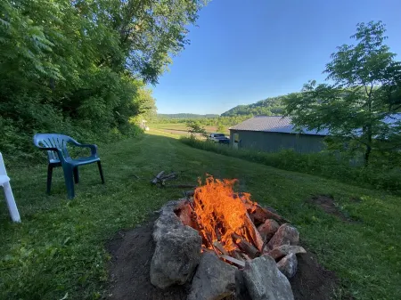 Sunny Brook Cottage with Amazing Views