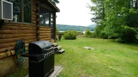 Dog-Friendly Pond Retreat- Hike, Swim Relax, Repeat!