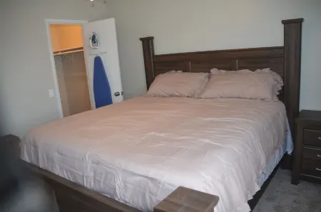 Blissful Bungalow- Near Ft. Novosel and shopping, Quiet, Fast WiFi