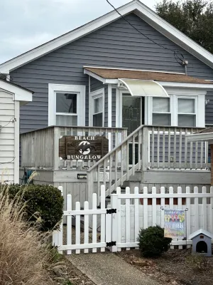 Become a Beach Bum at the Beach Bungalow - Hot Tub, Kayaks, Wi-Fi, & SAND!!!