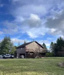 10 ppl/full house/relax/private yard/wifi/games/kid space/fire pit/uniq art