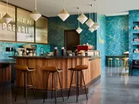 Grand-Midtown Suite W RoofTop Pool + 5Star Amenities & Free Secure Parking!