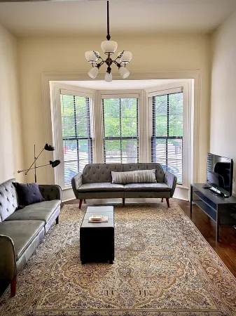 Historic Charm-Modern Elegance in W7th / DT St. Paul Отели рядом с достопримечательностью «Эксель-Энерджи-центр»