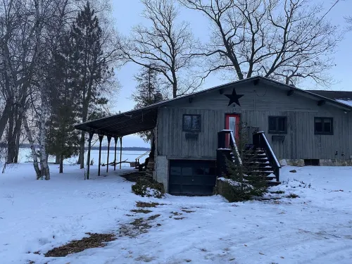 Cozy cabin nestled on the shores of Lake Champlain