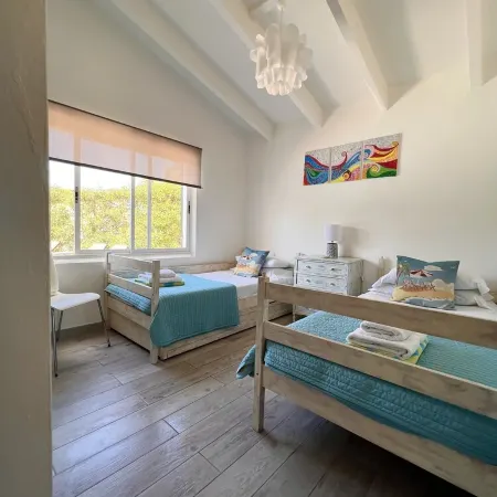 Modern Beach Style Villa, Close To Beach, Restos & Shops, Big Pool, Renovated.