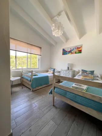 Modern Beach Style Villa, Close To Beach, Restos & Shops, Big Pool, Renovated.