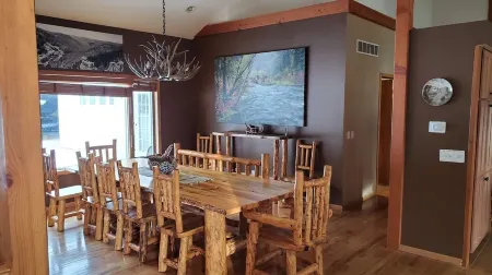 Reunion Paradise! 6000 sq ft. 20 acres, Hot tub Amazing Views, Close to Deadwood