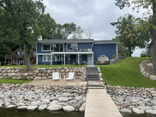 Perfect lake home for a family get away - Only 1 hour from metro