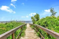 Sun, Sand and Pool : Condo at Savannah, Tybee