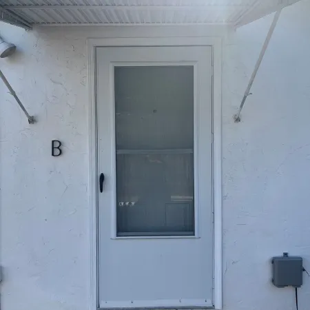 Quiet Studio in New Port Richey Downtown. Apartment B