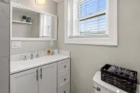 Beach Block Penthouse • Steps to Boardwalk & Beach • Ocean Views