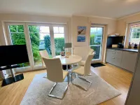 Schöne Fewo mit Terrasse am Zingster Hafen