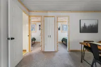 🔥hot tub, view, 🐕 friendly modern cabin
