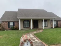 Luxury, modern, homely, near city center