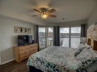 Beautiful 2 Bedroom 2 Bath Condo with Boat Slip! Hotels near Osage Beach Outlet Marketplace