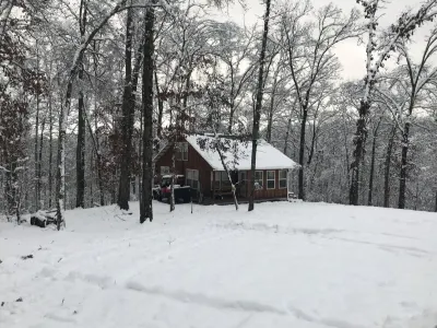 Pruitt Mountaintop Cabin Rental