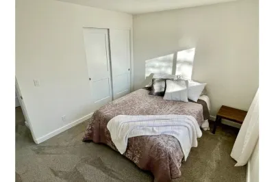Hometown USA With Hot Tub and Fully Renovated