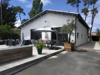 Villa 300M BEACH. Heated pool. 12 people. Hotels in La Tremblade