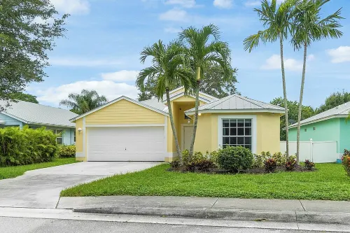 Jupiter's Beacon Villa. Less than 2 miles from the beach in the heart of Jupiter