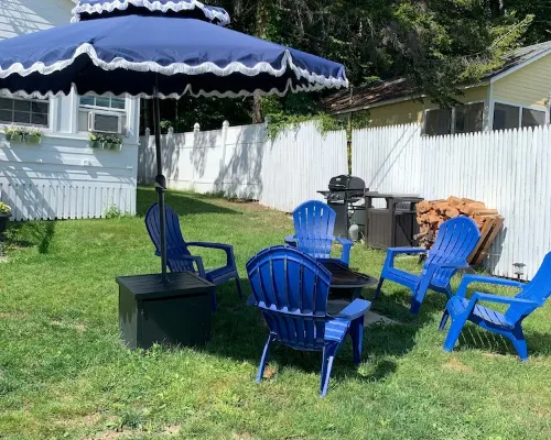 GREAT Newly Renovated  Sebago Lake- short walk to Nason`s beach🏠🏖🚗 Hotels in Sebago